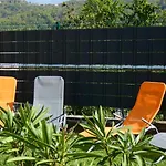 & Olive Oil Valuma Apartma