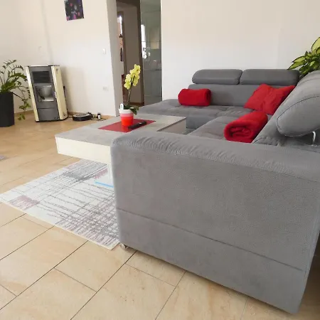 & Olive Oil Valuma * Koper