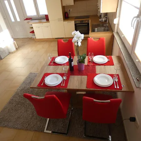 & Olive Oil Valuma Apartma